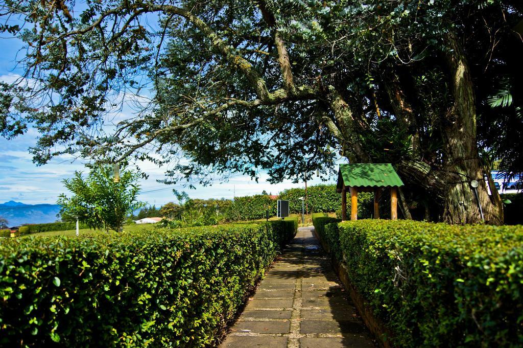 Grandpas Hotel&Restaurante Cartago Extérieur photo