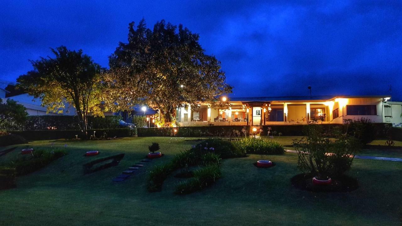 Grandpas Hotel&Restaurante Cartago Extérieur photo